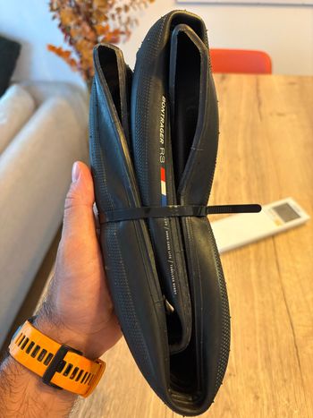 Bontrager R3 hard-case Light 700x28 tubeless ready 2026 bike usato