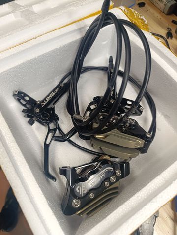 Used lewis Brakes 6 pistons 2025 Brakes