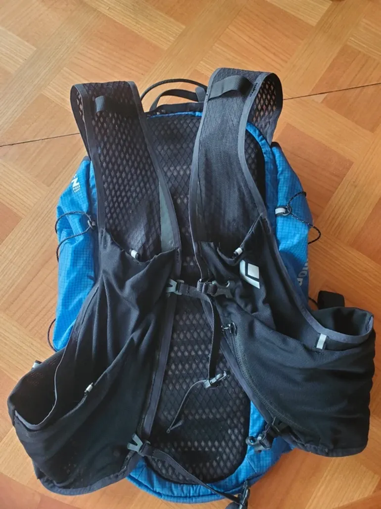 Used Black Diamond Distance 15L bike — image 3 of 7
