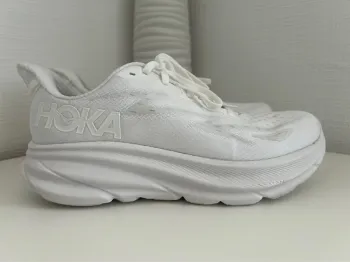Used Hoka Clifton 9 Wide 2024 bike — image 4 of 12