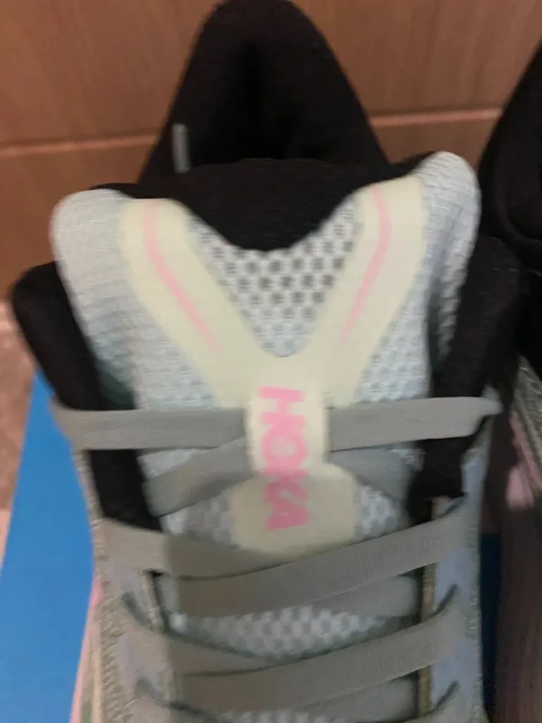 Hoka Chaussures pointure 39 bike d'occasion — image 3 sur 7