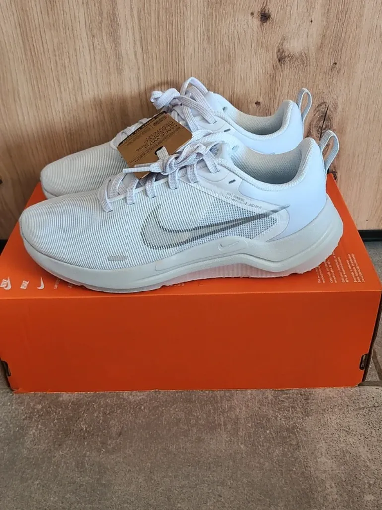 Gebrauchtes Nike Downshifter 12 bike — Bild 2 von 7