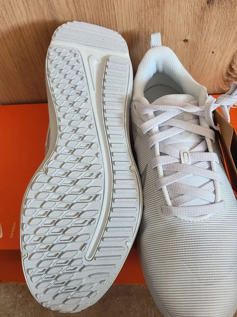Gebrauchtes Nike Downshifter 12 bike — Bild 4 von 7