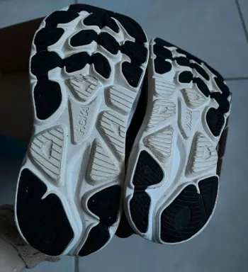 Hoka Clifton 10 bike d'occasion — image 9 sur 9