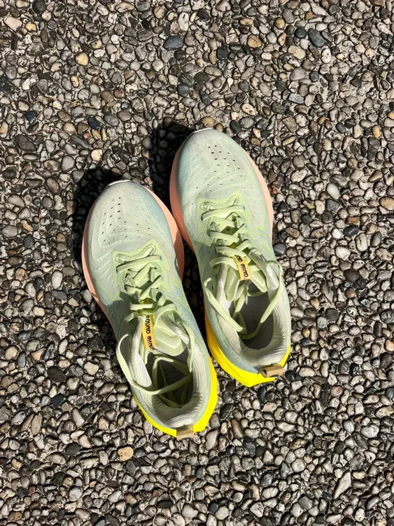 Used Asics Novablast 4 bike — image 3 of 6