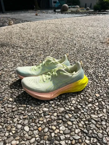 Used Asics Novablast 4 bike — image 2 of 6