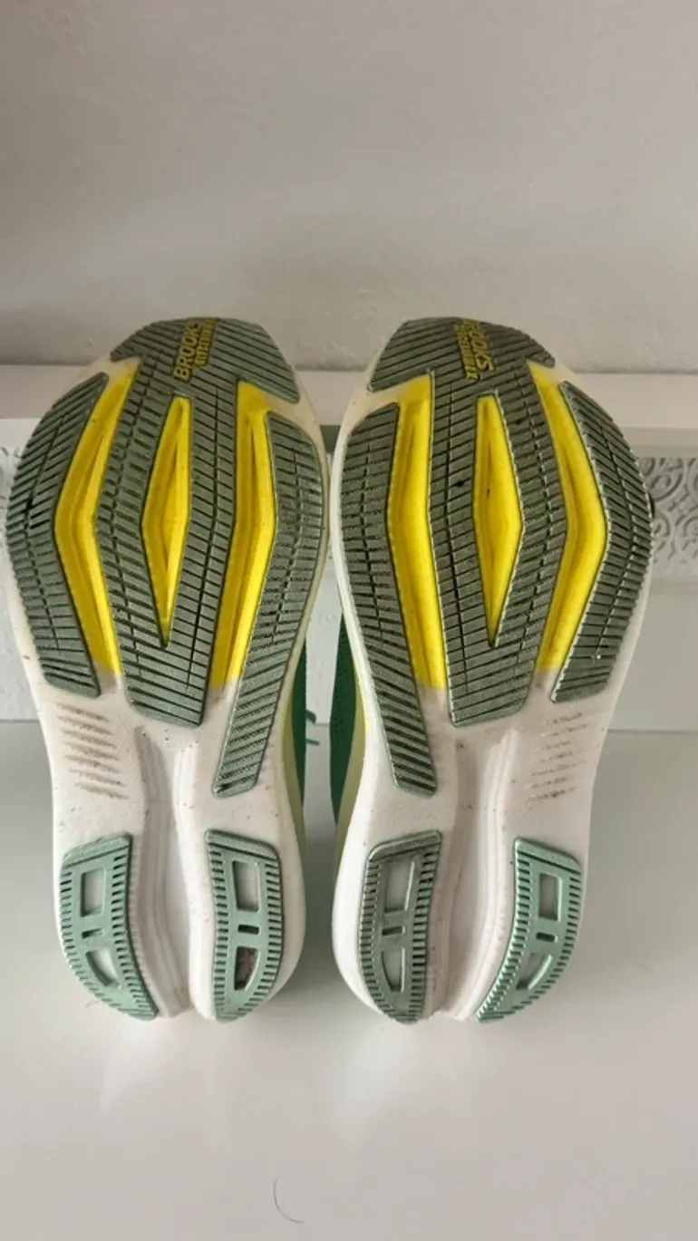Used Brooks Glycerin Max 2 bike — image 5 of 10