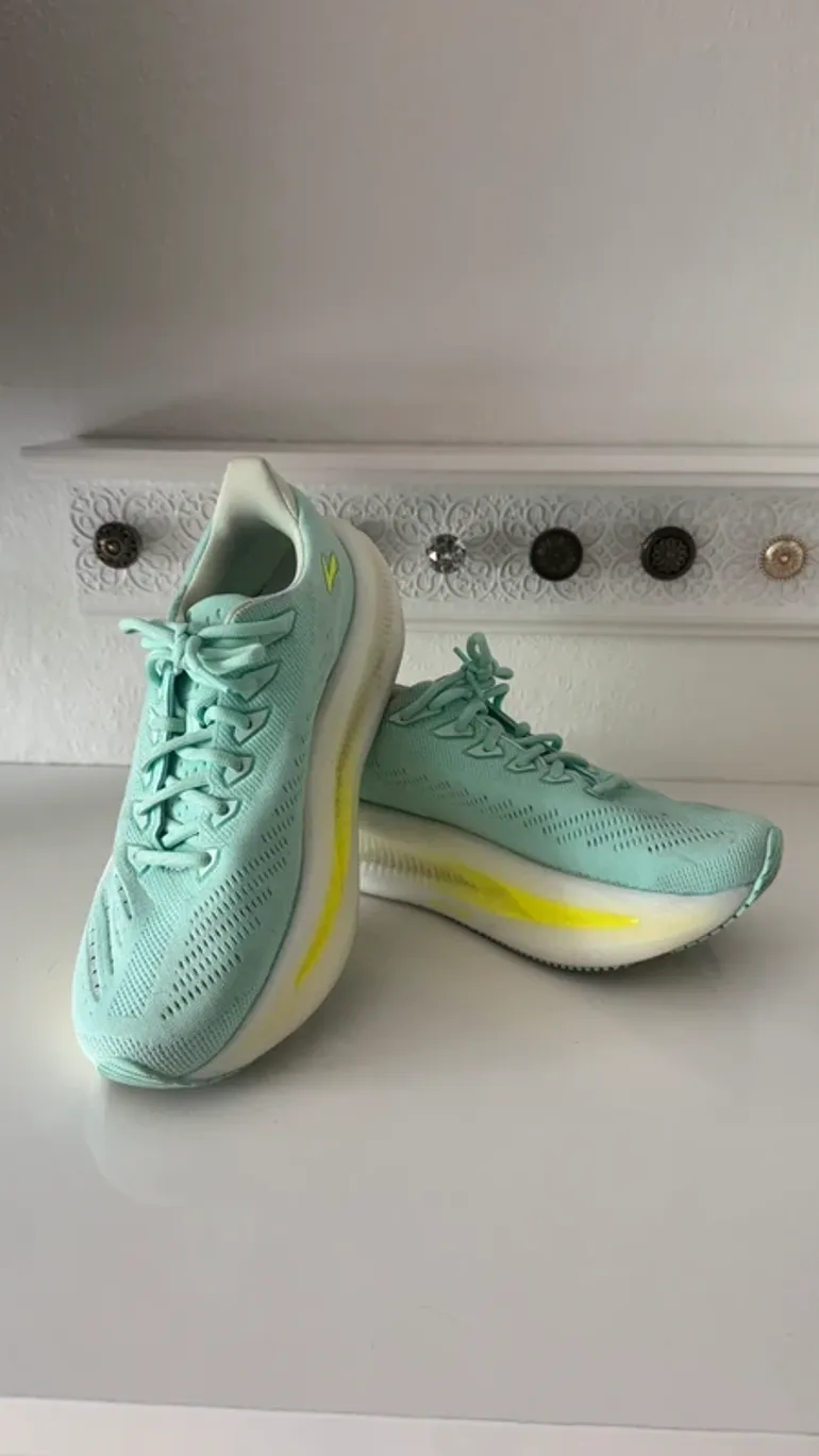 Used Brooks Glycerin Max 2 bike — image 2 of 10