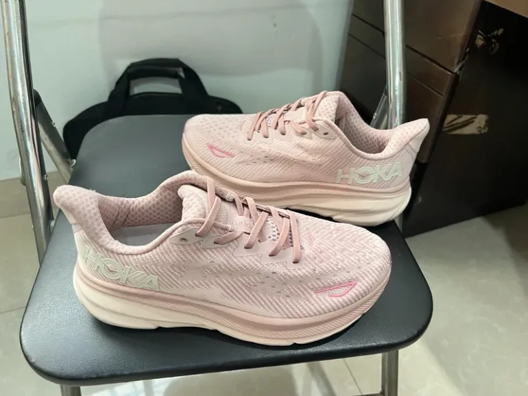 Gebrauchtes Rose Chaussure Hoka taille 42 bike — Bild 4 von 4