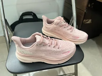 Gebrauchtes Rose Chaussure Hoka taille 42 bike