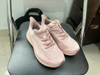 Gebrauchtes Rose Chaussure Hoka taille 42 bike — Bild 2 von 4