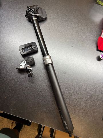 Used RockShox Reverb AXS Dropper Post 30.9/170mm 2024 Saddles & Seatposts