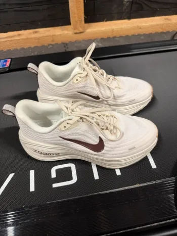 Used Nike Vomero 18 bike — image 2 of 12