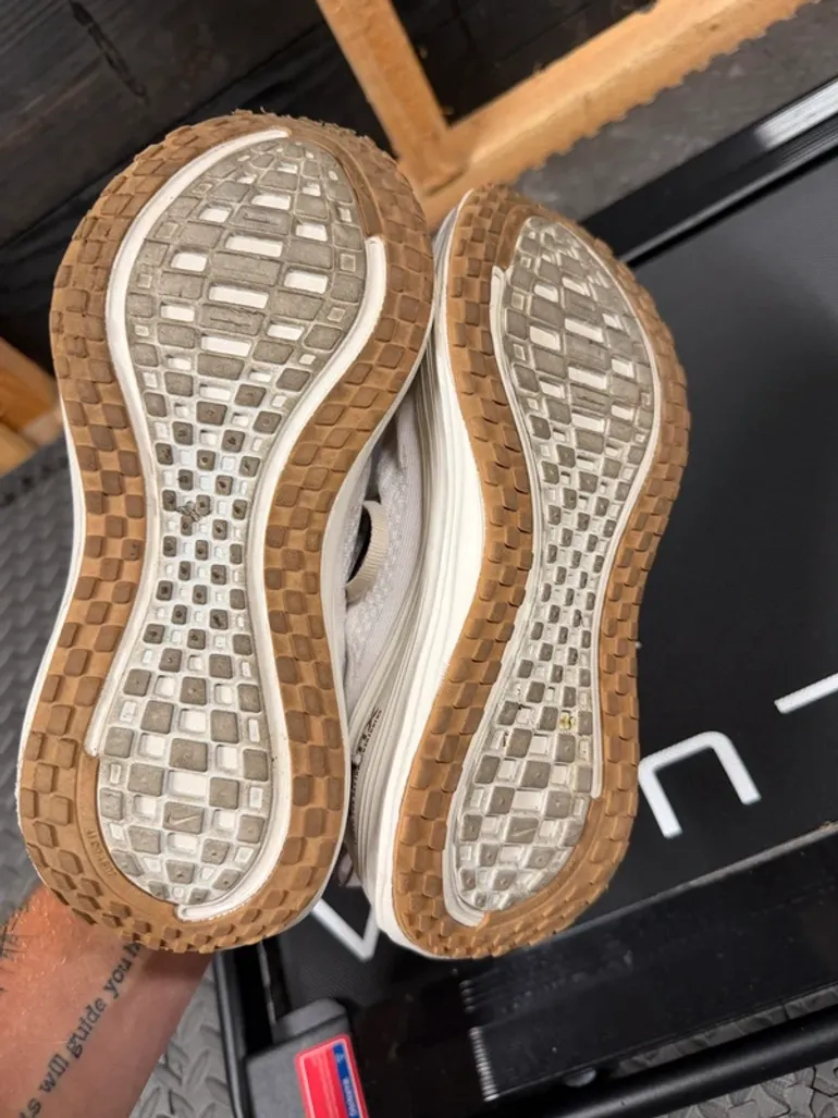 Used Nike Vomero 18 bike — image 10 of 12