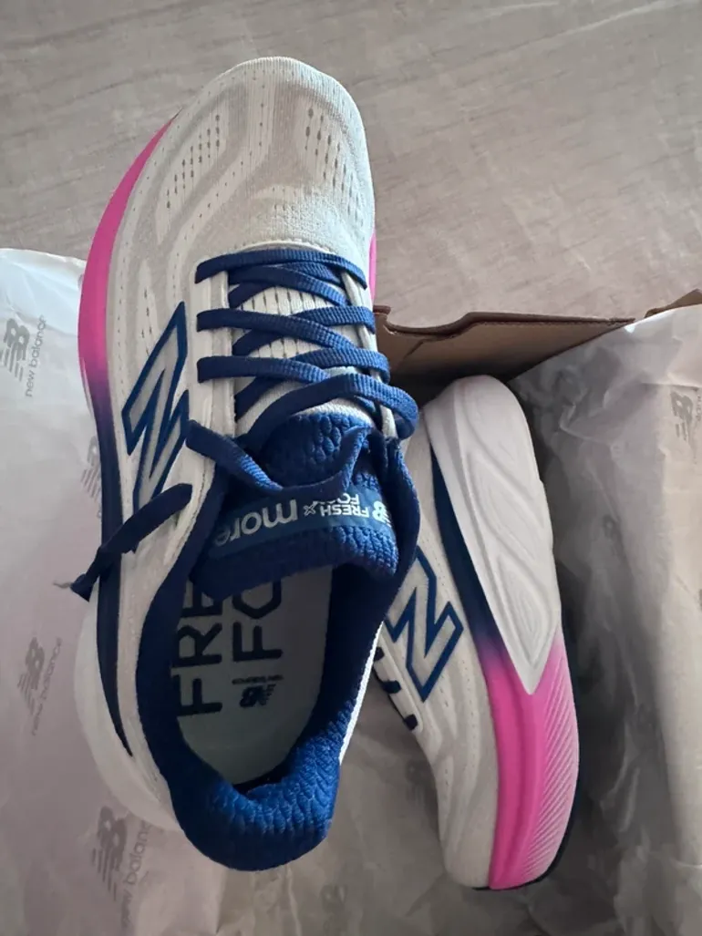 Tweedehands New Balance Fresh Foam X More v6 bike — afbeelding 6 van 8