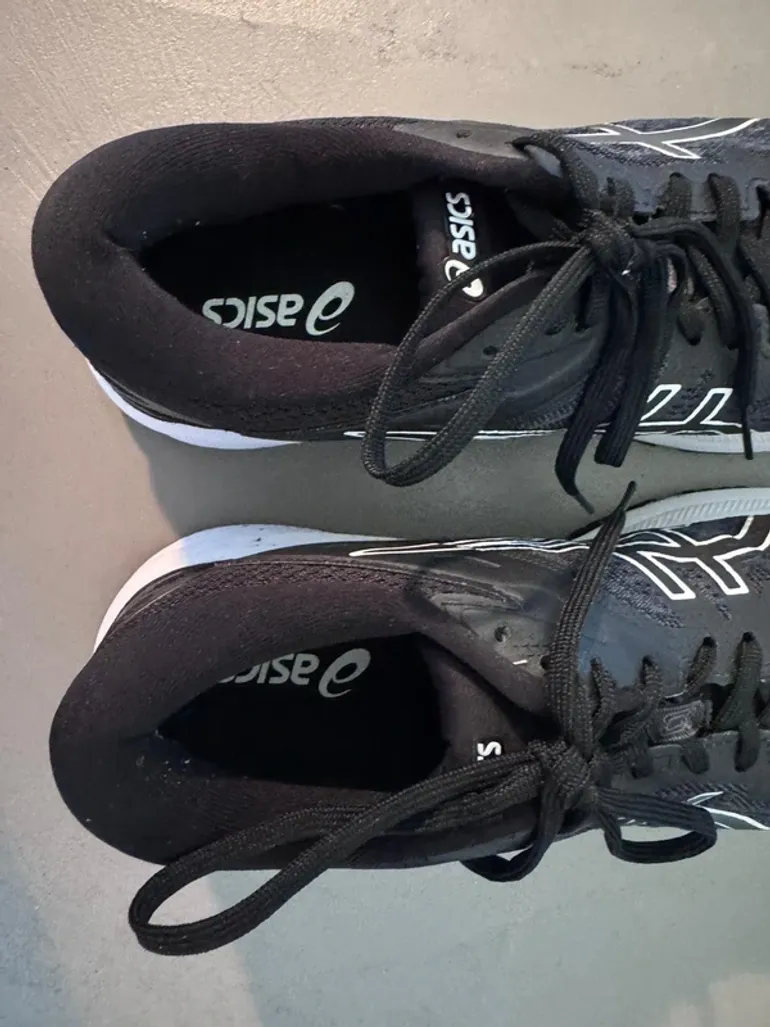 Asics Sport Schuhe Größe 42 bike usato — immagine 4 di 5