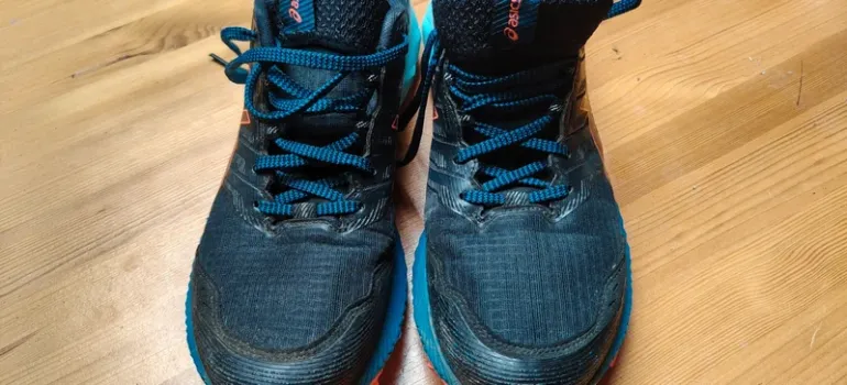 Used Asics Gel Trabucco 9 bike — image 6 of 9