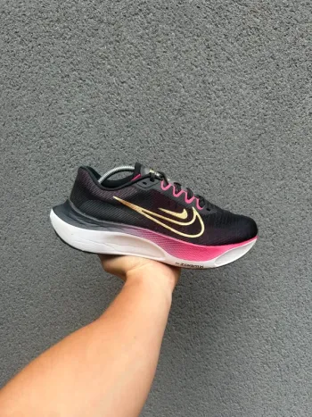 Used Nike Zoom Fly 5 bike