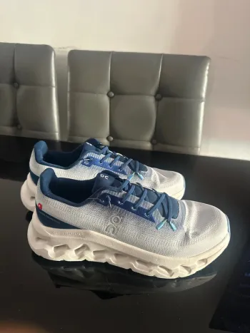 Gebrauchtes On Running Shoes bike