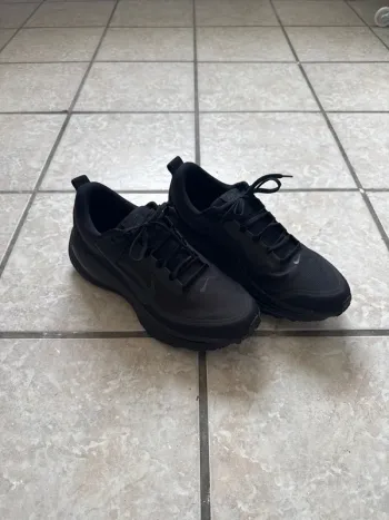 Used Nike Vomero 18 GTX bike