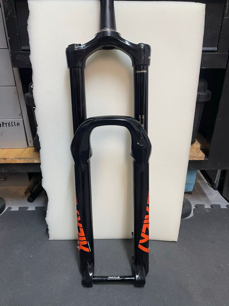 Tweedehands Rock Shox lyric Fork