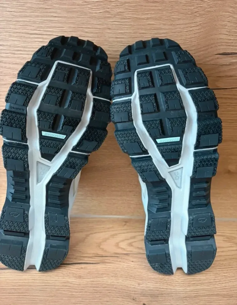 On Running Cloud Waterproof bike usato — immagine 11 di 11