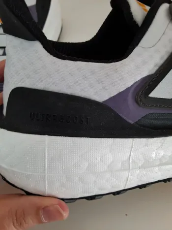 Brugt Adidas Ultra Boost Light bike — billede 7 af 11