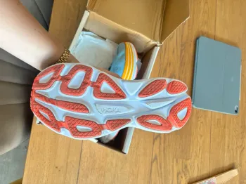 Tweedehands Hoka Bondi 8 bike — afbeelding 3 van 5