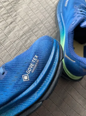 Hoka Clifton 9 Gore-Tex bike usato — immagine 6 di 6