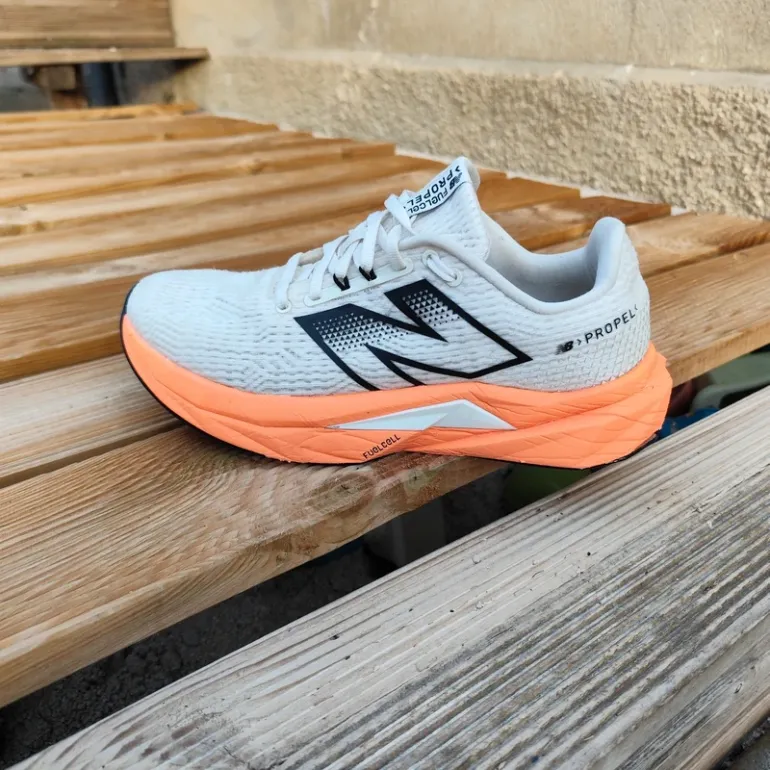 Gebrauchtes New Balance FuelCell Propel v5 bike — Bild 3 von 12