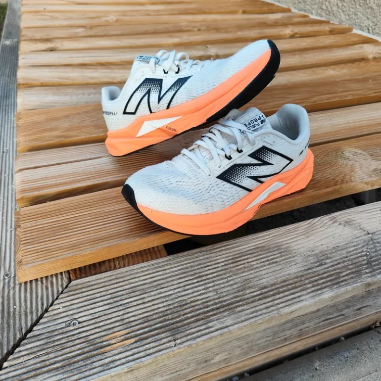 Gebrauchtes New Balance FuelCell Propel v5 bike — Bild 2 von 12