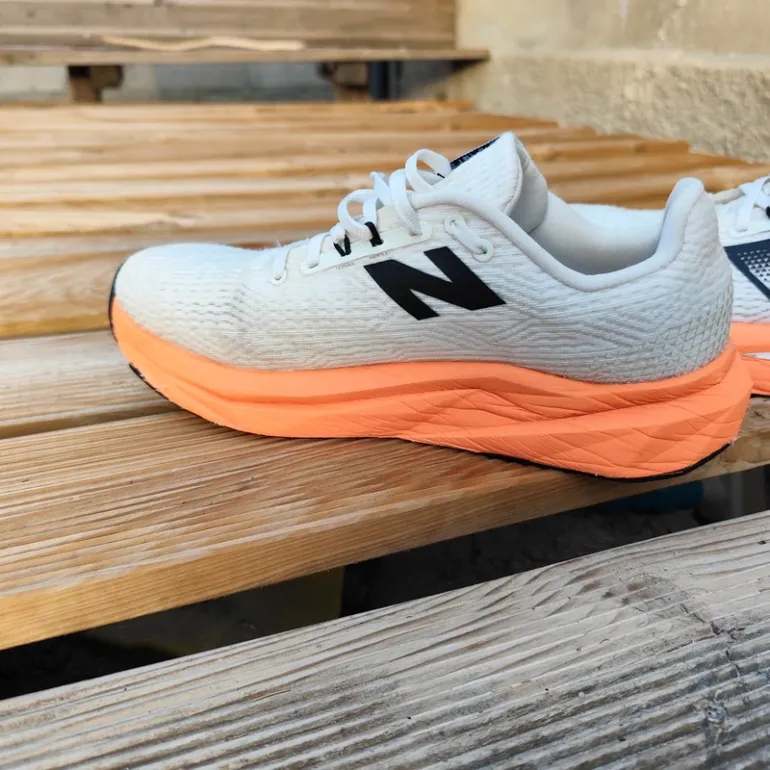 Gebrauchtes New Balance FuelCell Propel v5 bike — Bild 4 von 12