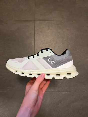 Used On Running Cloud bike — image 2 of 8