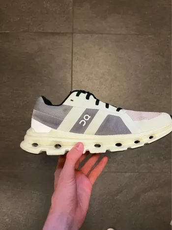 Used On Running Cloud bike — image 3 of 8