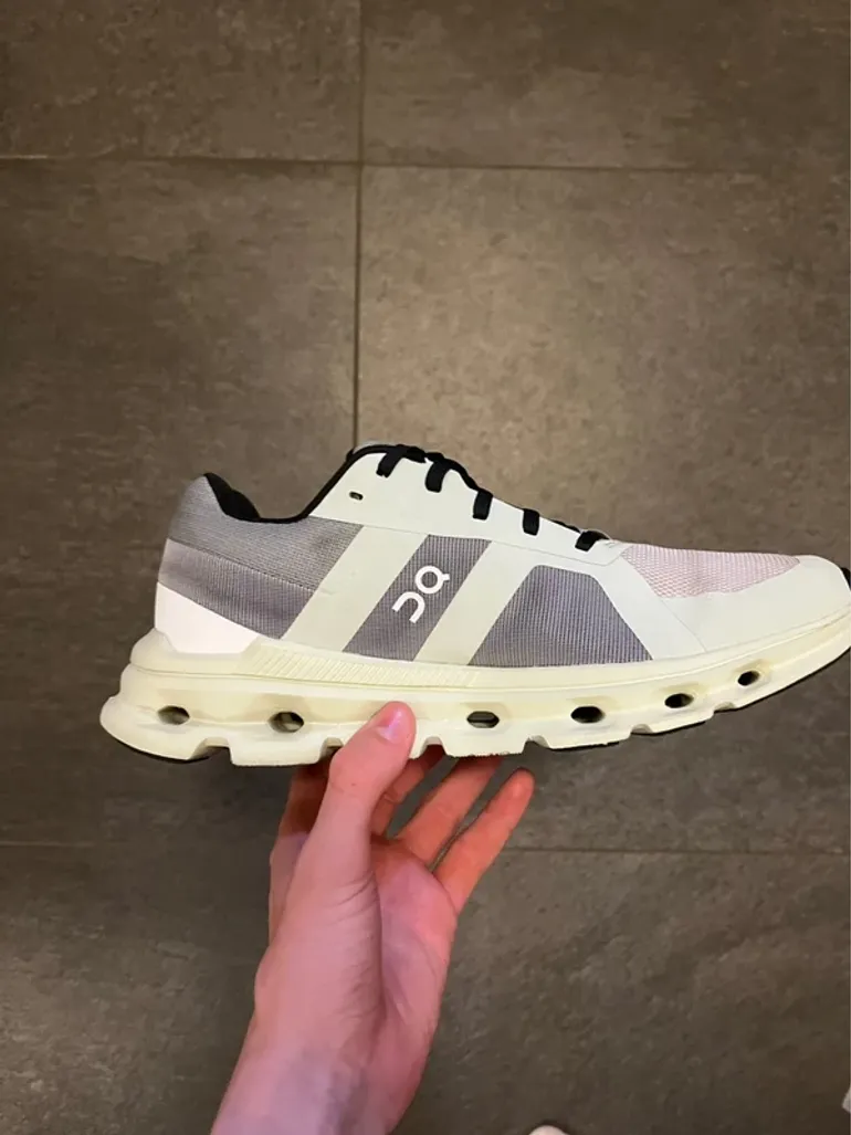 Used On Running Cloud bike — image 3 of 8