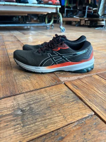 Brugt Asics GT-1000 11 TR bike