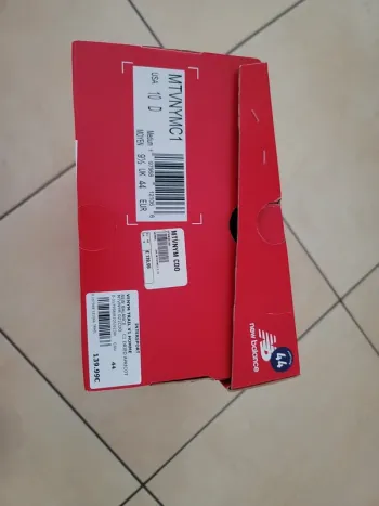 New Balance Venym bike usato — immagine 7 di 9