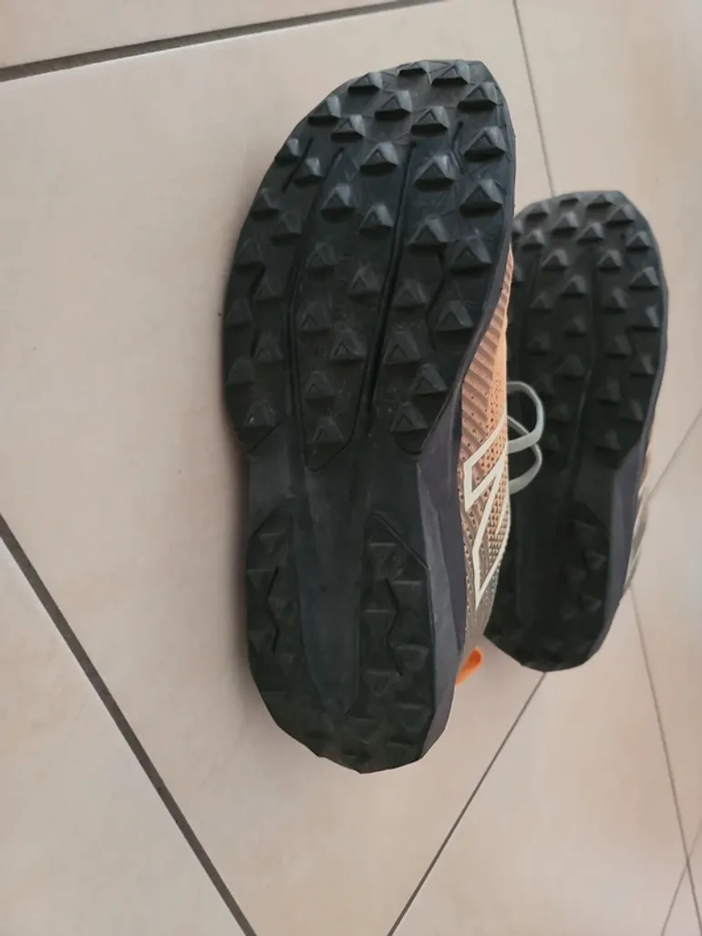 New Balance Venym bike usato — immagine 3 di 9