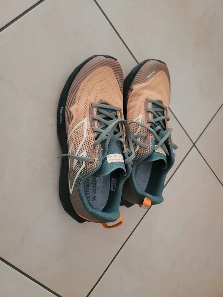 New Balance Venym bike usato — immagine 2 di 9