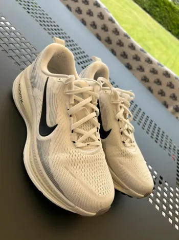 Used Nike Vomero 18 bike