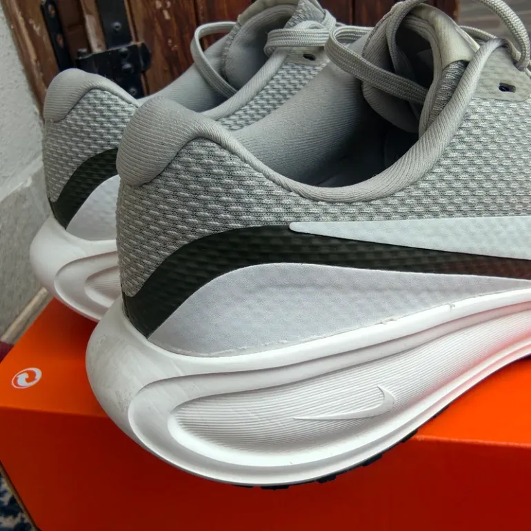 Gebrauchtes Nike Revolution 8 bike — Bild 3 von 15