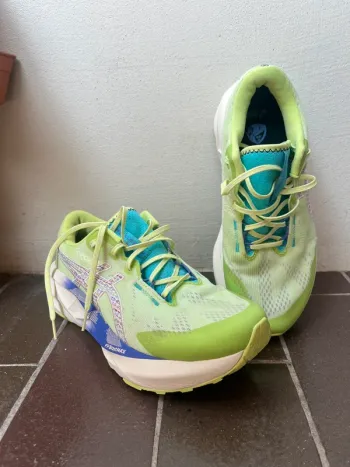 Used Asics Novablast 5 bike