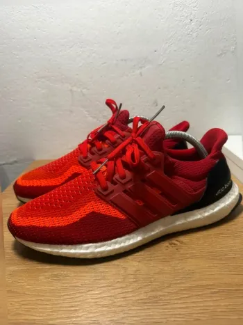Used Adidas Ultraboost 2.0 Solar Red Gradient 2016 bike — image 2 of 8