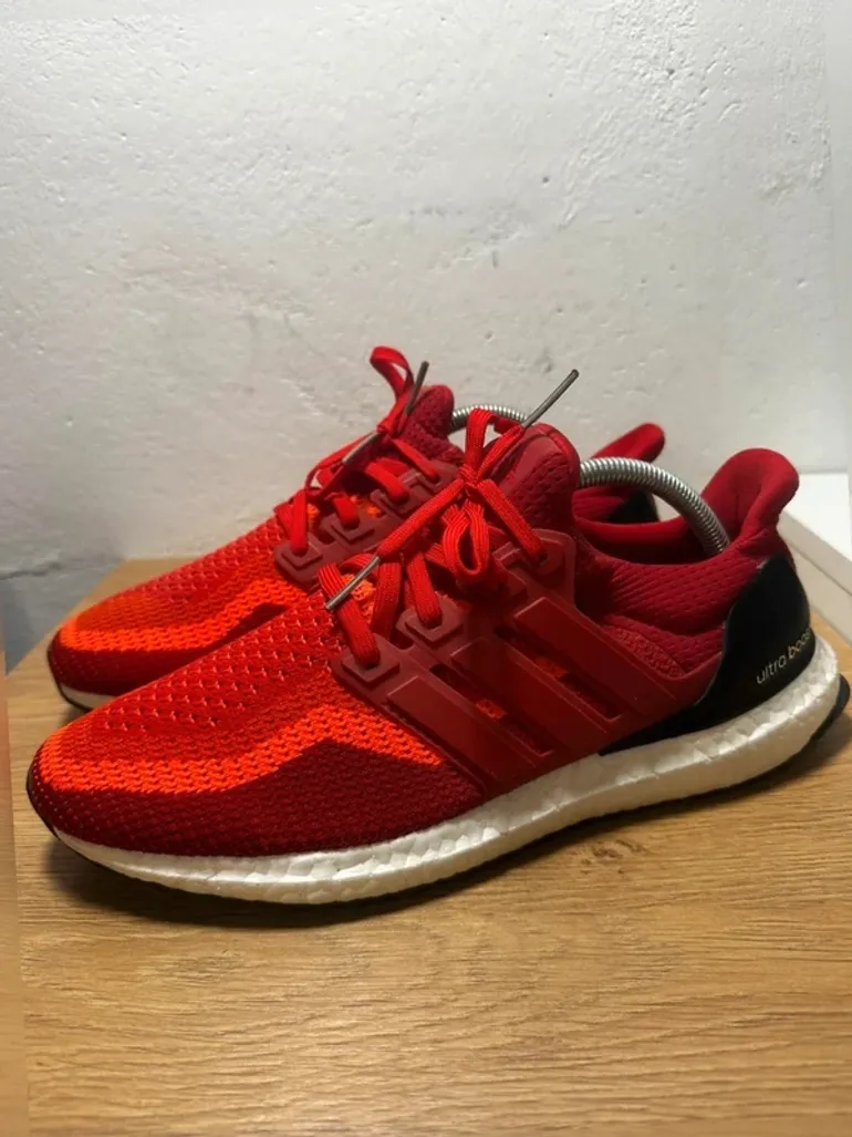 Used Adidas Ultraboost 2.0 Solar Red Gradient 2016 bike — image 2 of 8