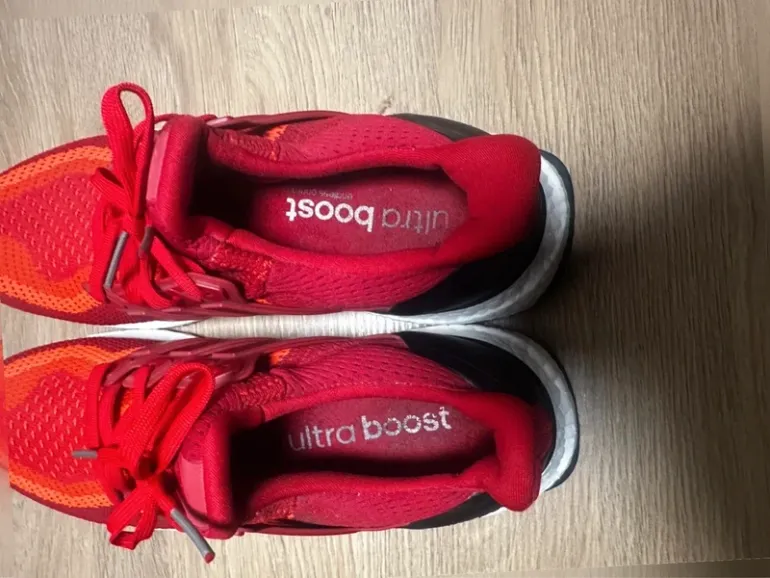 Used Adidas Ultraboost 2.0 Solar Red Gradient 2016 bike — image 8 of 8