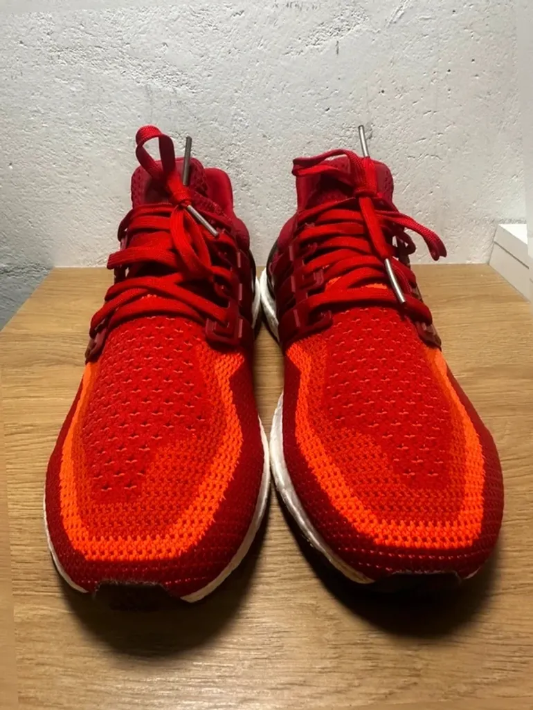 Used Adidas Ultraboost 2.0 Solar Red Gradient 2016 bike — image 5 of 8
