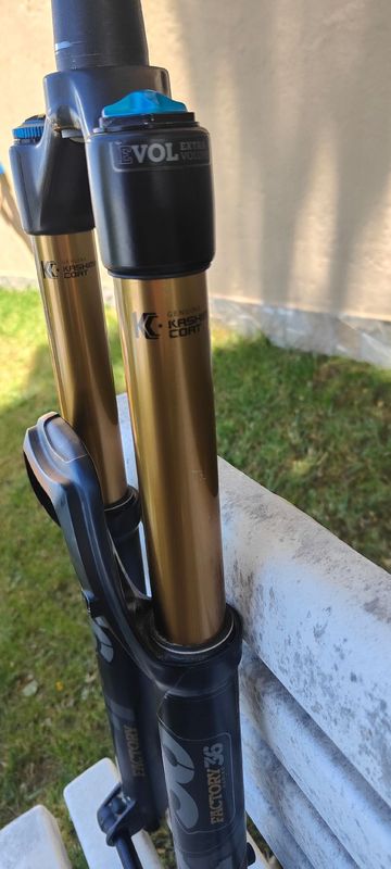 Used Fox factory 2019 bike — image 2 of 7