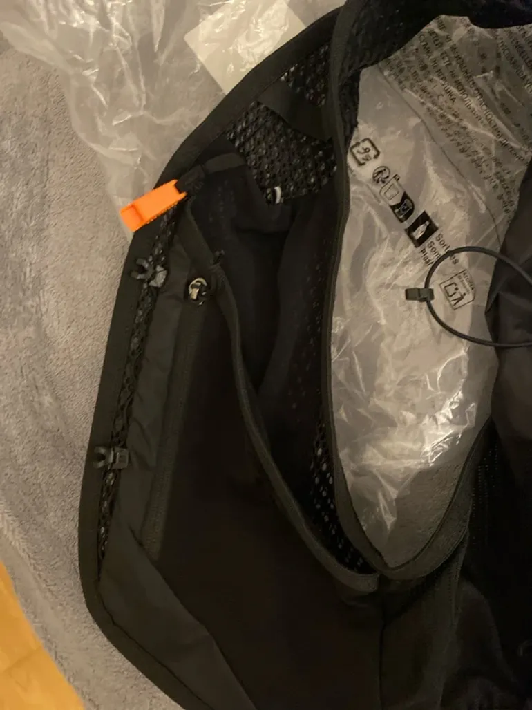 Used Salomon Laufweste Running Vest M bike — image 3 of 9