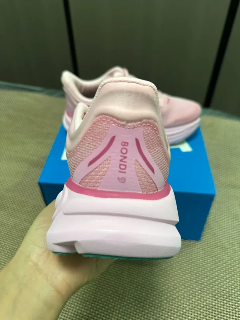 Gebrauchtes Hoka Baskets pour femmes bike — Bild 4 von 5