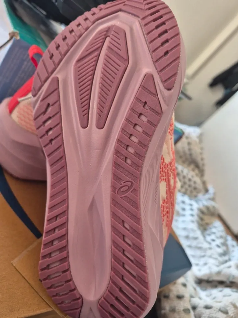 Brugt Asics Novablast 5 LE bike — billede 3 af 6